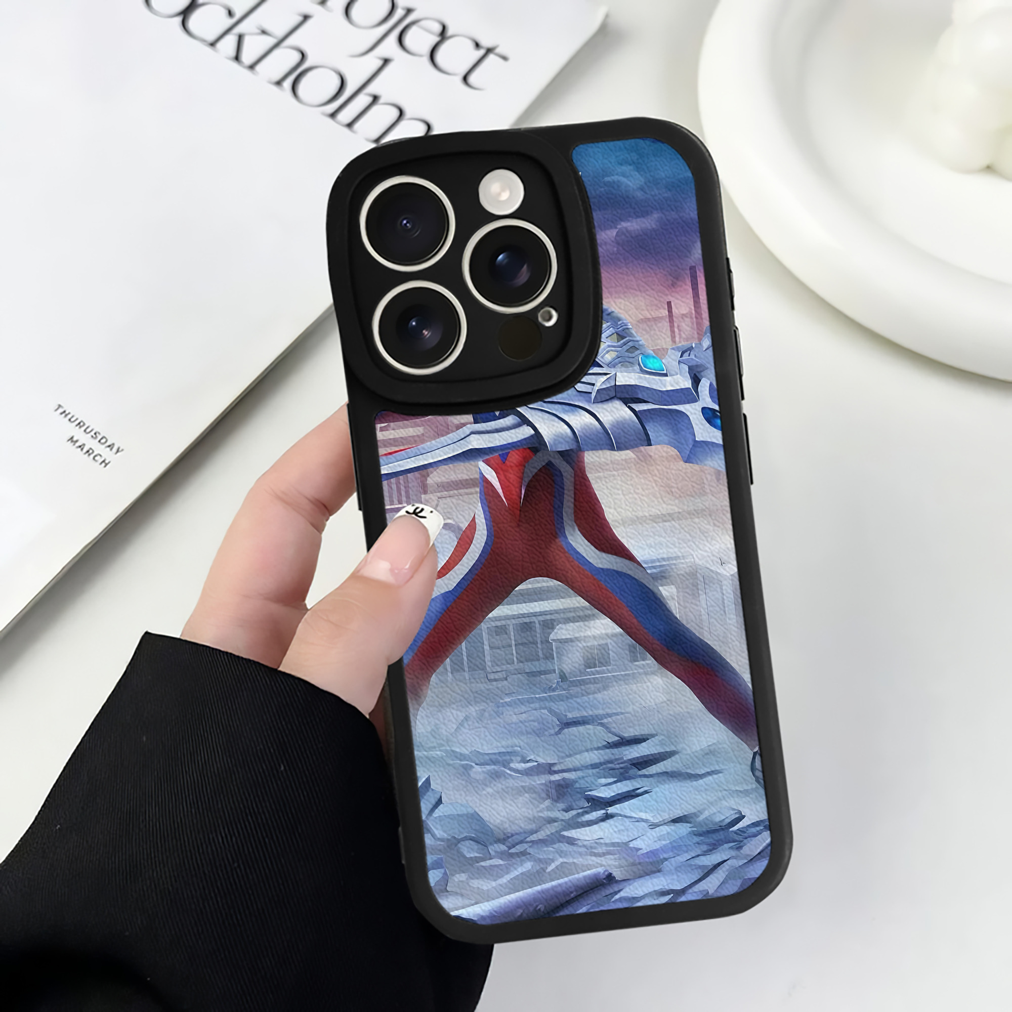 （画像用） ウルトラマン Ultraman 【iPhone 16シリーズ対応】シリコンスマホケース（レザー調） 材質：シリコン